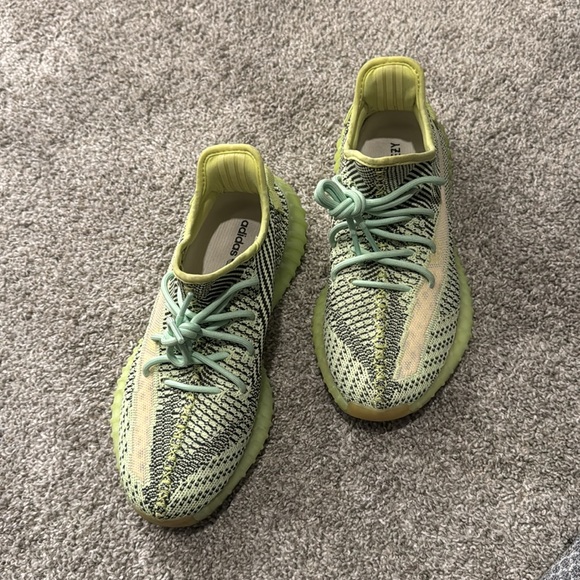 yeezy lime green - nonreflective - Picture 2 of 6